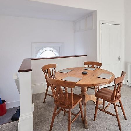 Beautiful Sea View Apartment In St Leonards On Sea Buitenkant foto