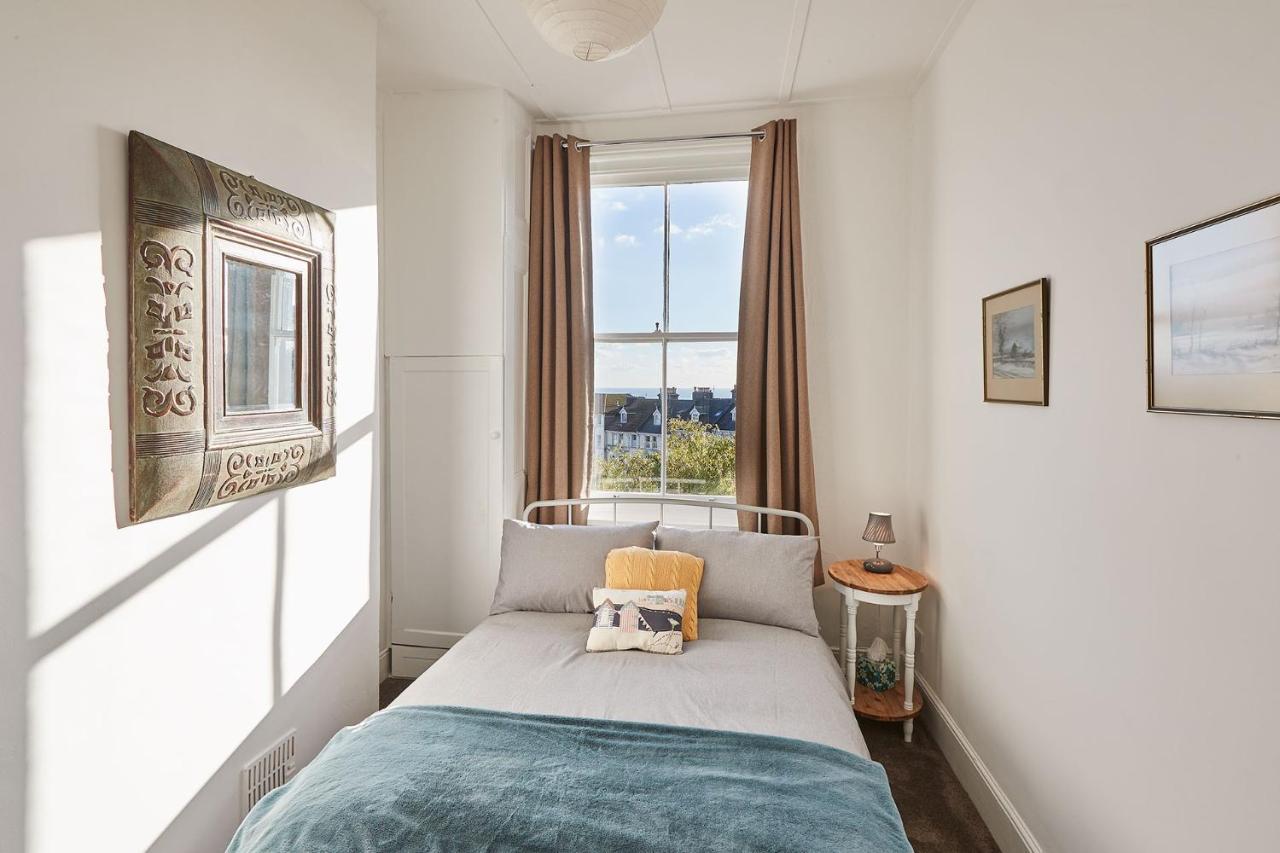Beautiful Sea View Apartment In St Leonards On Sea Buitenkant foto