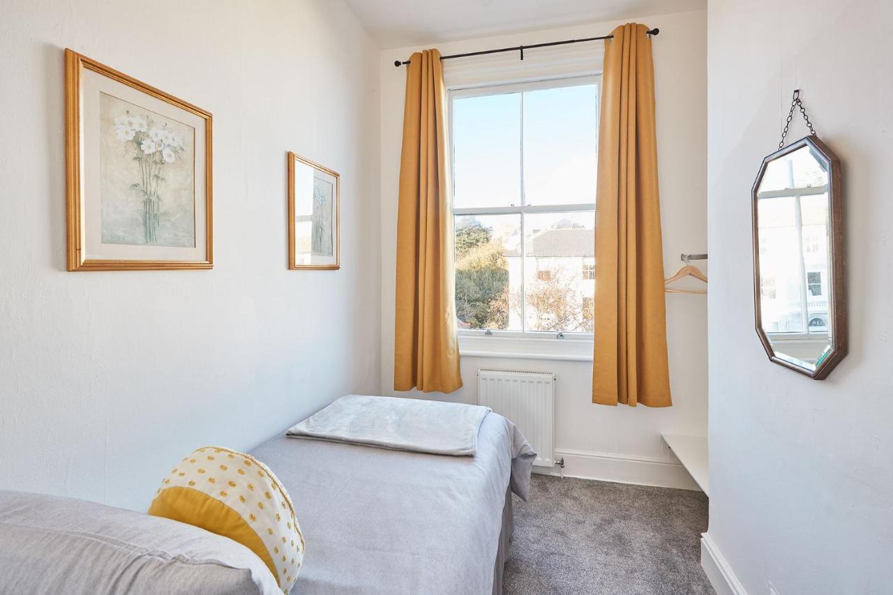 Beautiful Sea View Apartment In St Leonards On Sea Buitenkant foto