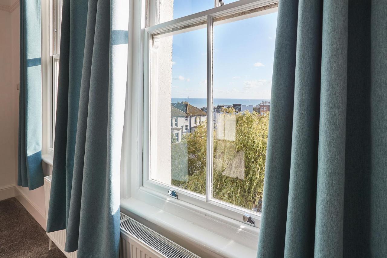 Beautiful Sea View Apartment In St Leonards On Sea Buitenkant foto