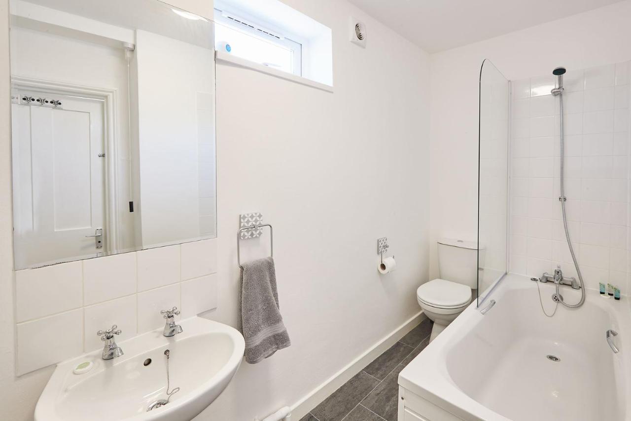 Beautiful Sea View Apartment In St Leonards On Sea Buitenkant foto